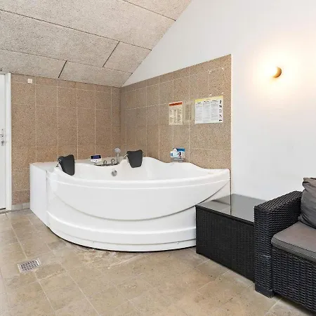 Feriehus 10 Person In V Ggerl Se Bøtø By