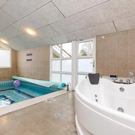 Semesterbostad 10 Person In V Ggerl Se Bøtø By
