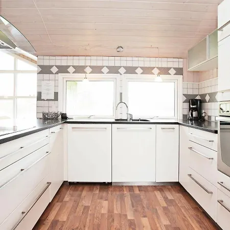 10 Person In V Ggerl Se Ferienhaus Bøtø By